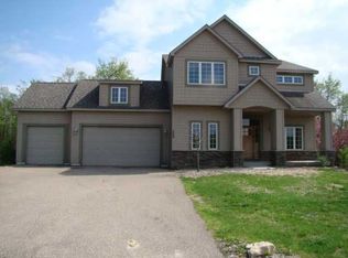 209 High Point Rd, Cannon Falls, MN 55009