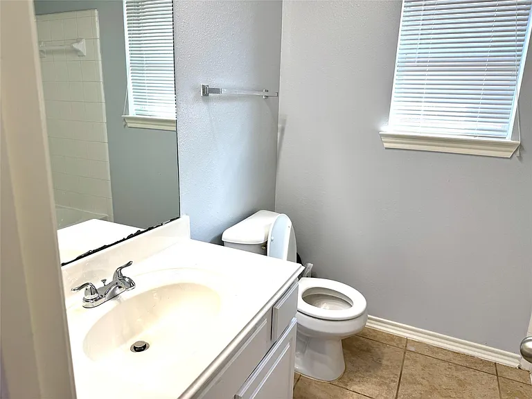 6826 Chester Oak Dr — Photo 24