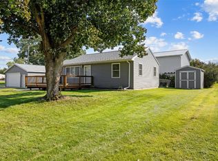 400 S Troy Rd, Robins, IA 52328