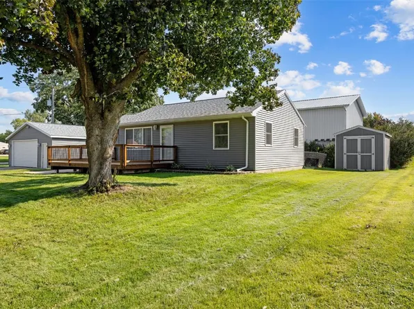400 S Troy Rd, Robins, IA 52328