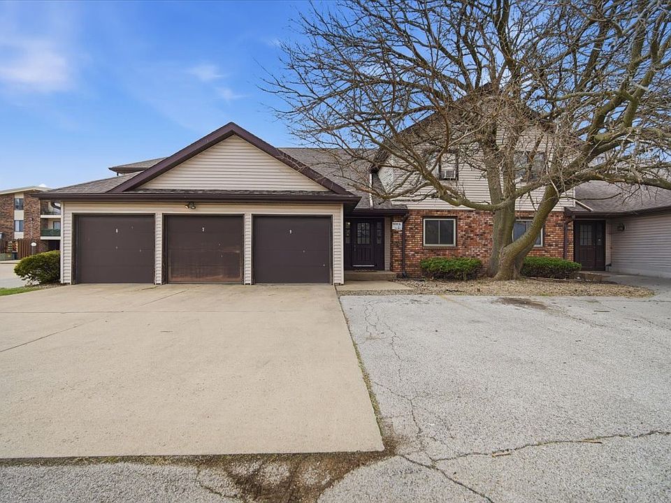 1st image of 1600 Northbrook Dr #B9