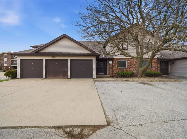 1600 Northbrook Dr #B9, Normal, IL 61761