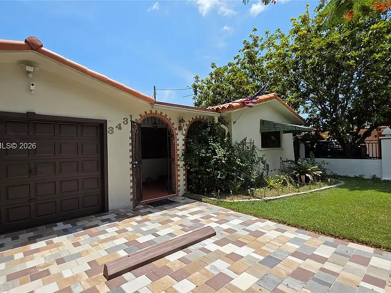 3431 SW 63rd Ave — Photo 4
