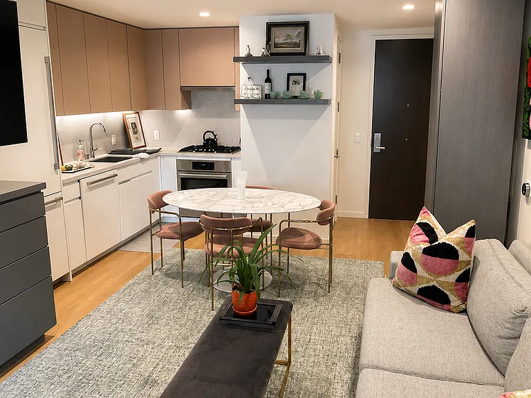 877 Francisco St — Photo 12