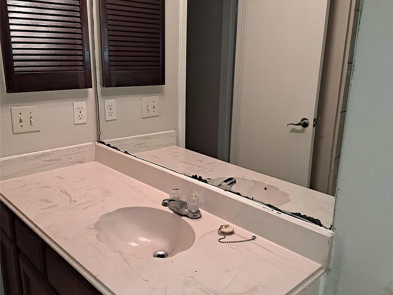 2426 Spring Dusk Ln — Photo 14