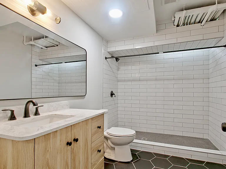 3900 Edwards Rd #4 — Photo 1
