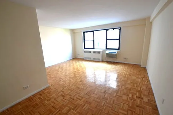 Rented by CitySites Real Estate Group | media 1