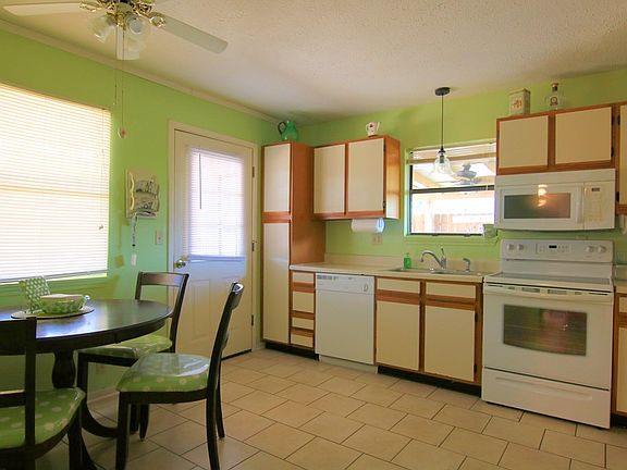 2nd image of 414 Gulf Aire Dr