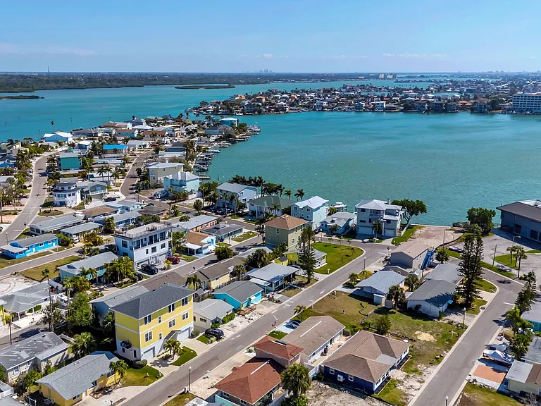 18007 Gulf Blvd #A — Photo 30
