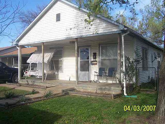 2nd image of 132 Jones St
