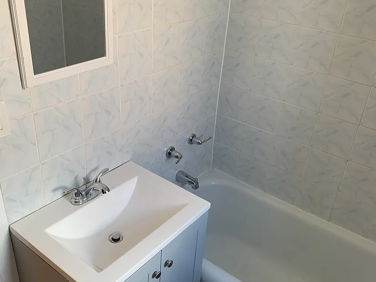 6221 N Artesian Ave #3W — Photo 7