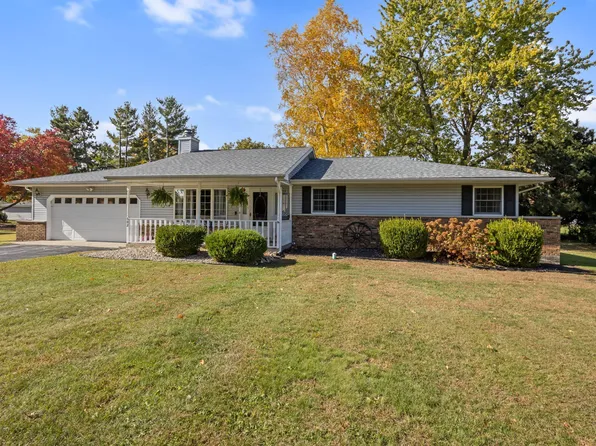602 Forsythia St SE, Demotte, IN 46310