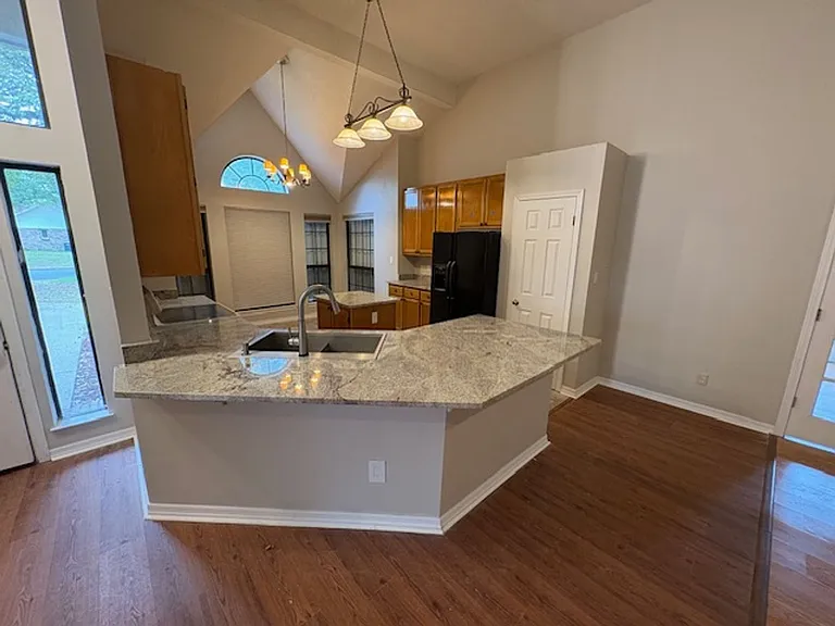 1236 Whitewood Way — Photo 4
