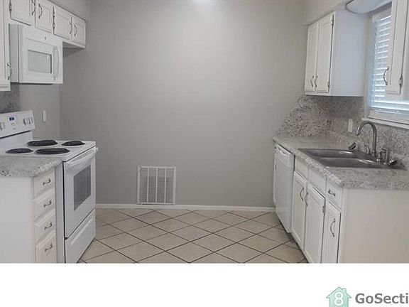 3rd image of 3833 Georgetown Dr