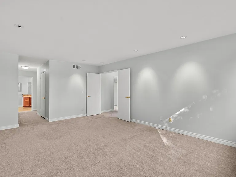 330 W California Blvd — Photo 8