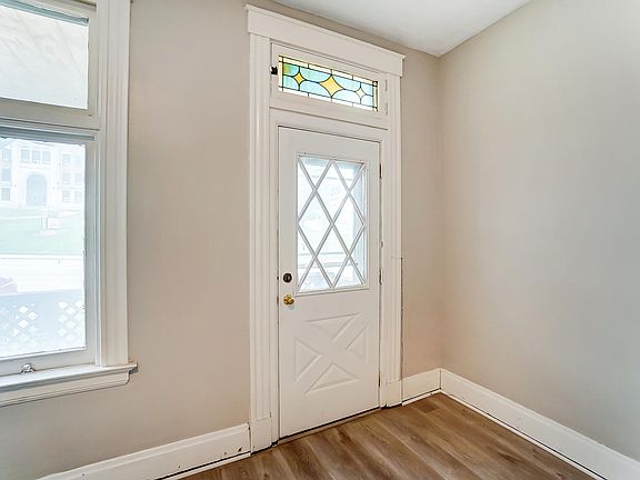 4th image of 4311 Vine St #1