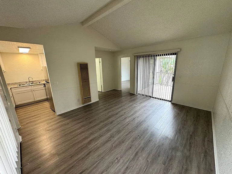 6 Dakota Dr #D — Photo 3
