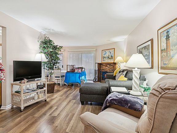 3rd image of 1401 Apple Ct #1A
