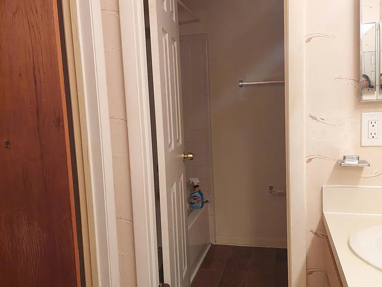 2136 SW 39th Dr — Photo 15