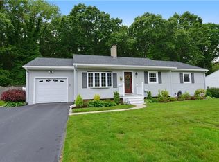 45 Oberlin Dr, Warwick, RI 02886