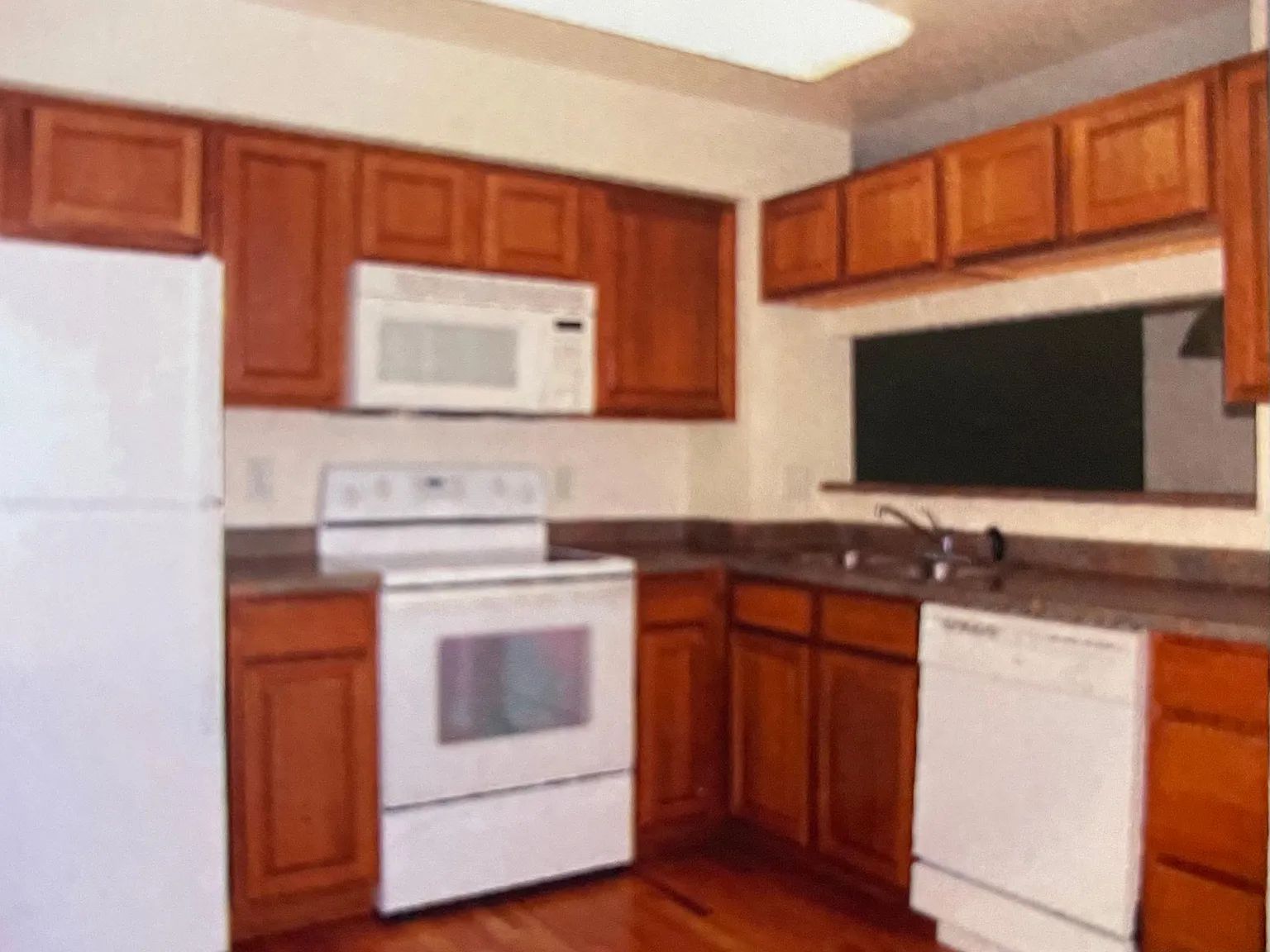2 bed, 1.5 bath, 1752 sqft, $2,000 — Photo 3
