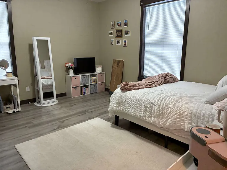 919 Lakeside Ave #2 — Photo 11
