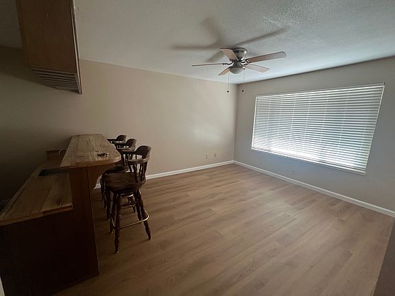 5th image of 2935 Elsinore Dr