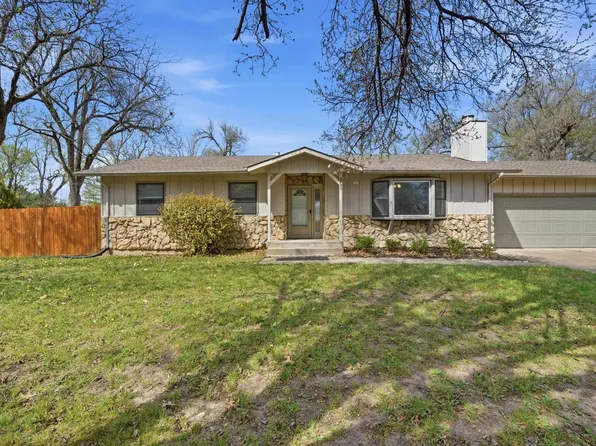 8705 Grouse Cir, Manhattan, KS 66502