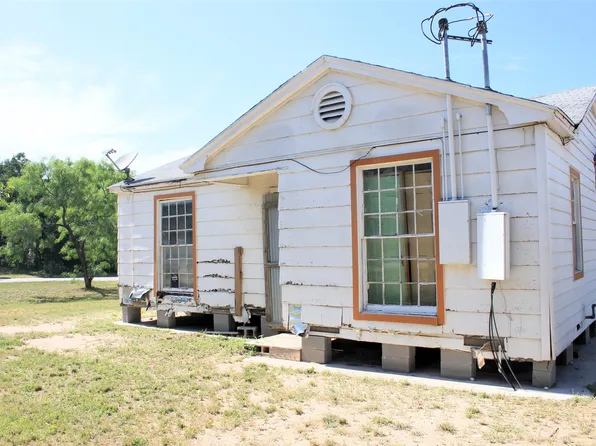 501 E Church St, San Saba, TX 76877