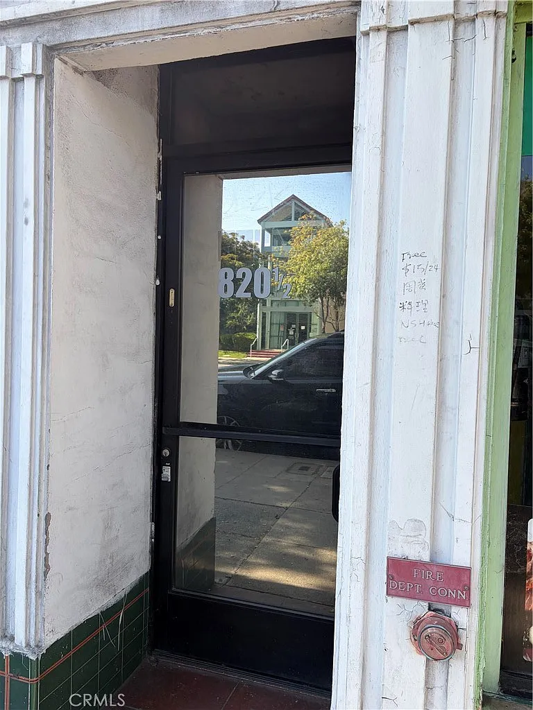 2 bed, 990 sqft, $2,250 — Photo 2