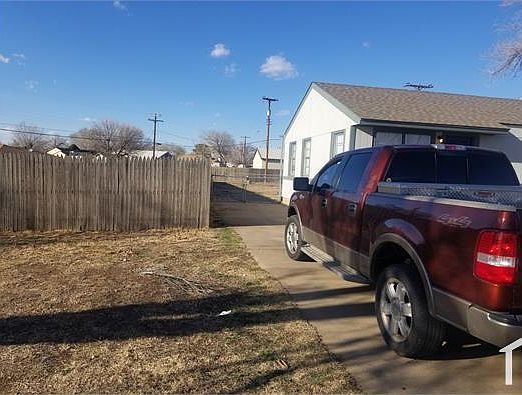 2nd image of 2713 NE 19th Ave
