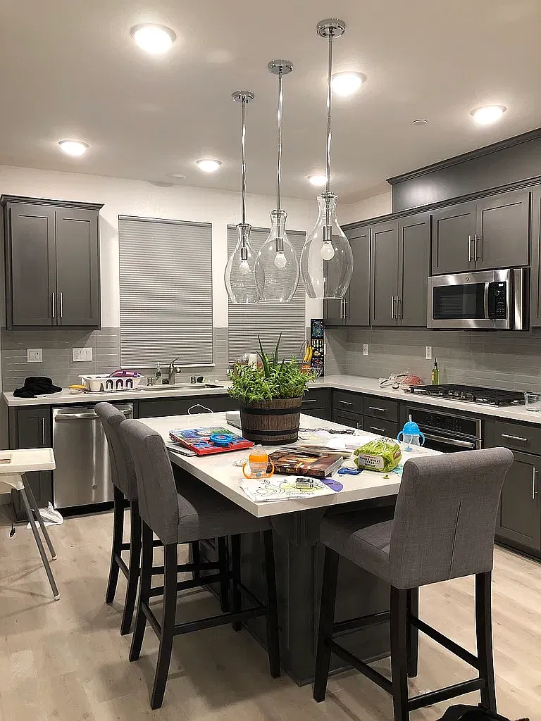 4 bed, 3.5 bath, 1674 sqft, $7,000 — Photo 4