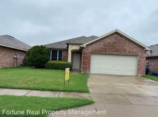 5804 Blue Ribbon Rd, Fort Worth, TX 76179