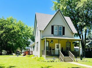 614 N 8th St, Rochelle, IL 61068