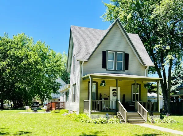 614 N 8th St, Rochelle, IL 61068