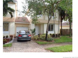 6626 Hidden Cove Dr, Davie, FL 33314