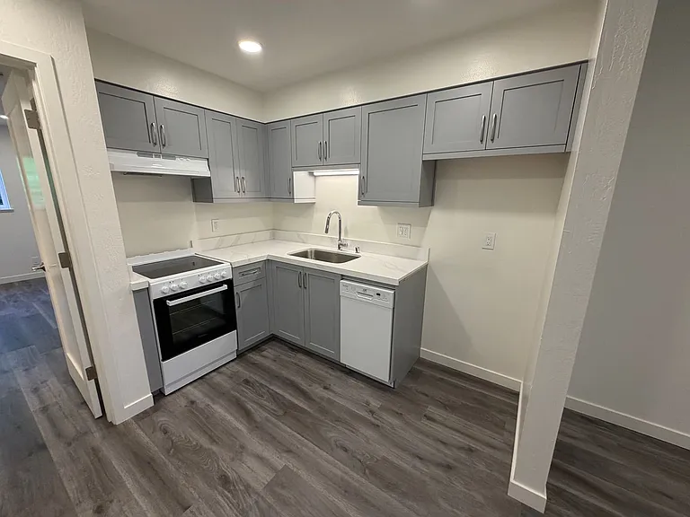 462 Westlake Dr — Photo 10