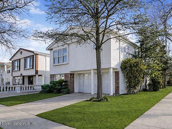 3rd image of 271 Kelly Blvd