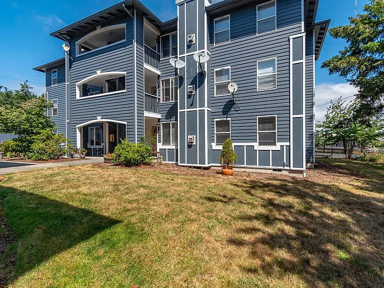 300 N Oak Harbor St #A102 — Photo 19