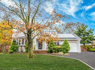 72 Ruland Rd, Selden, NY 11784