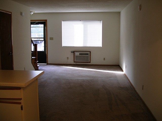 Center apt 3_05092017