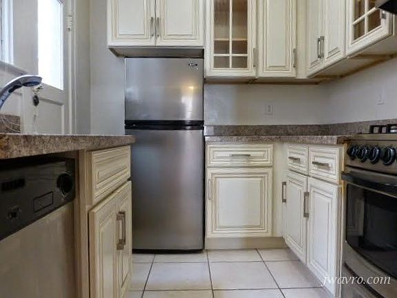 4th image of 1250 Taylor St #D9