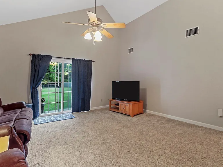 5978 County Road 471 — Photo 6