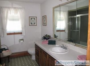 22 John F Kennedy Cir, North Providence, RI 02904