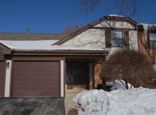 1374 Seven Pines Rd APT A1, Schaumburg, IL 60193