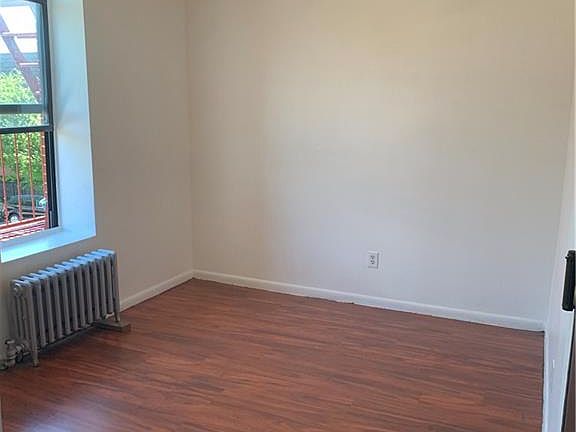 3rd image of 1201 Vyse Ave