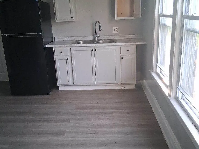 4110 E 64th St #1 — Photo 3