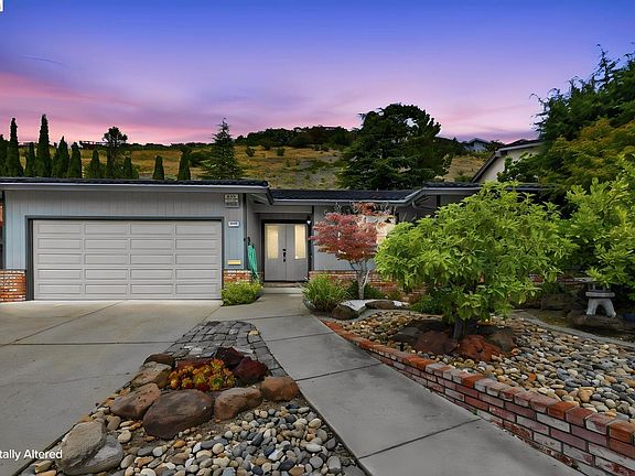 2nd image of 2090 Hillside Dr