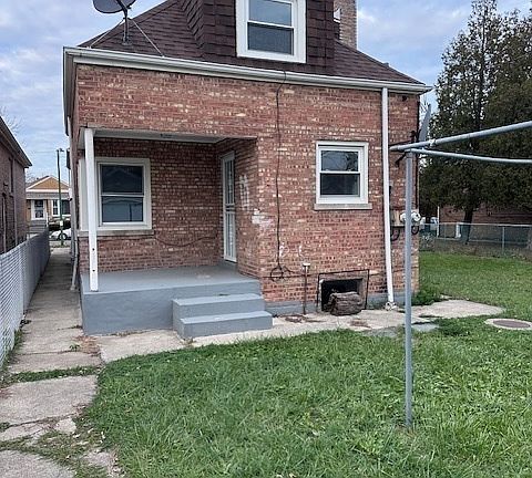3rd image of 3843 W 56th St