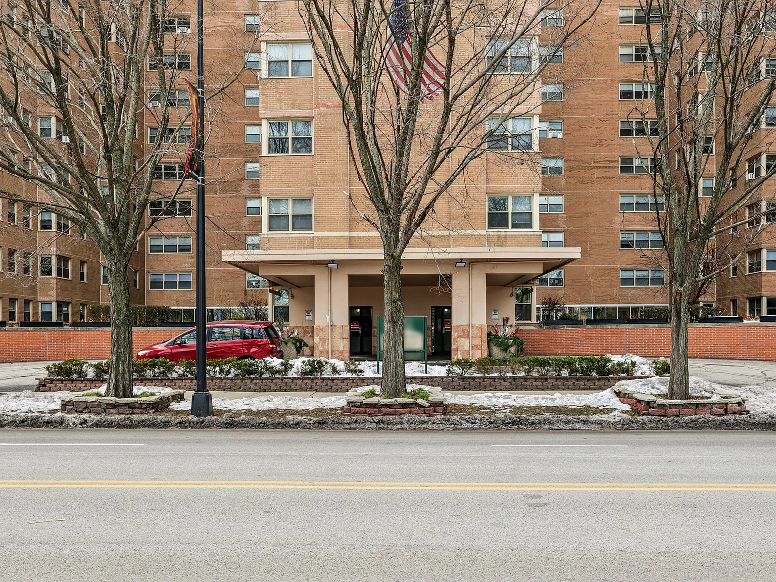 5630 N. Sheridan Rd. — Photo 2